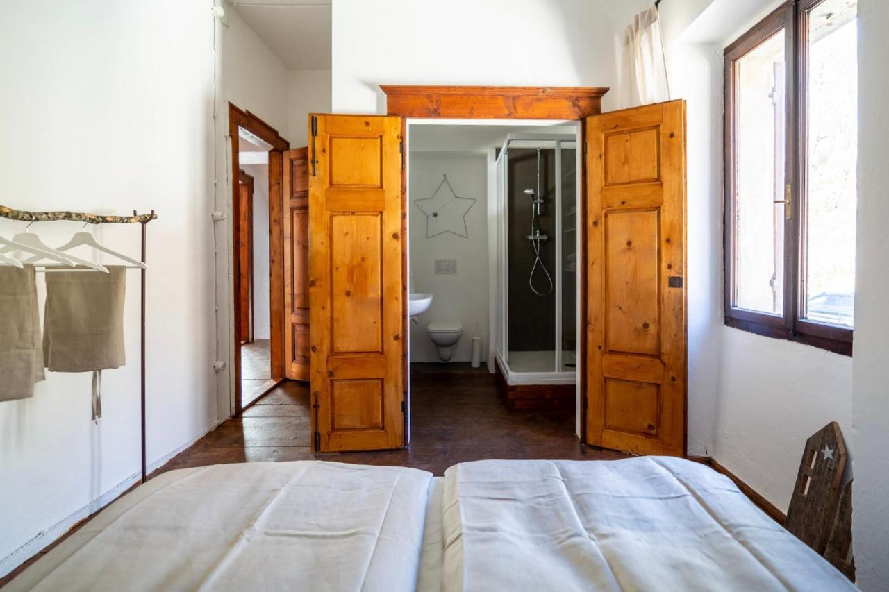 Giulio Mountain B&B Ala Bagian luar foto